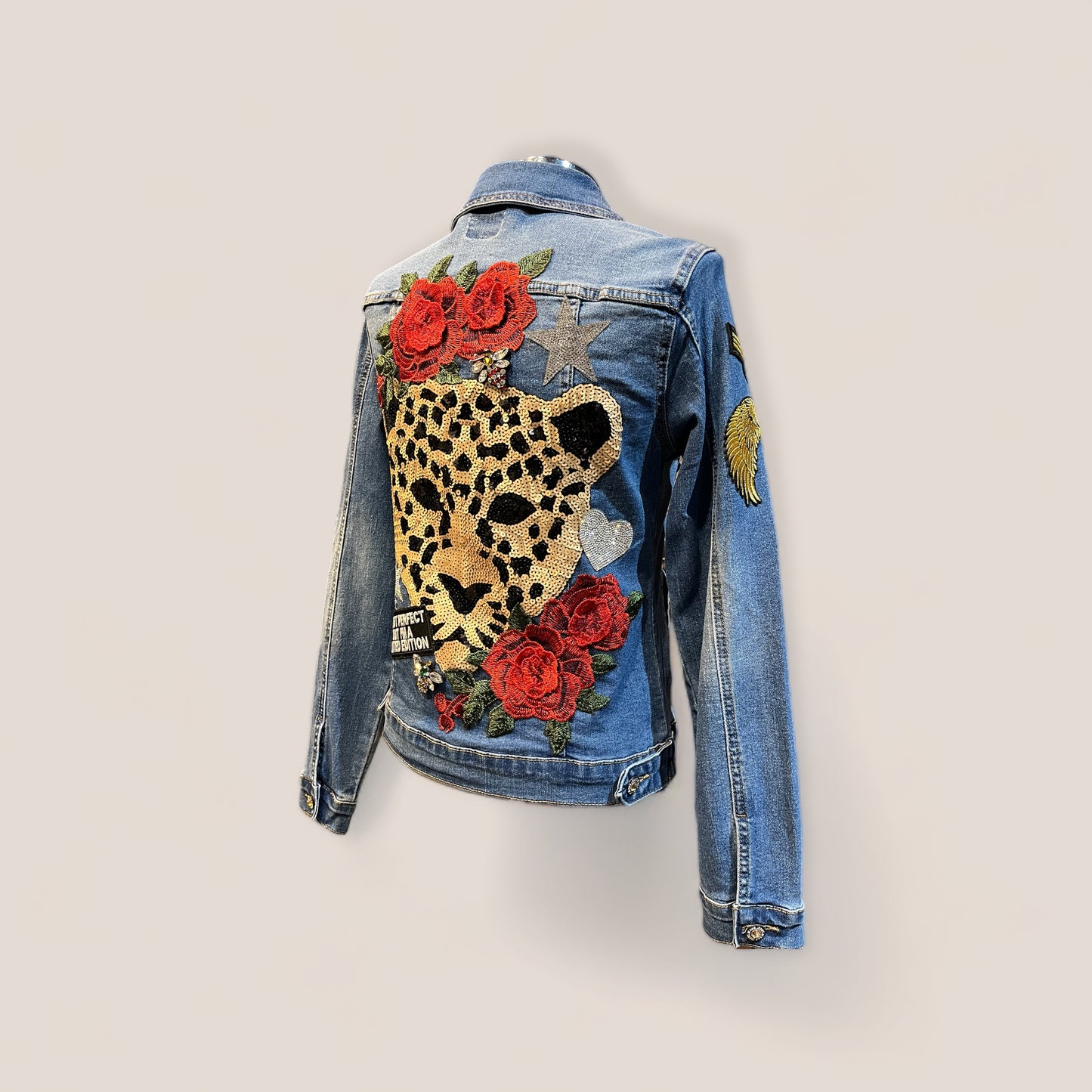 Chaqueta vaquera tigre lentejuelas y flores