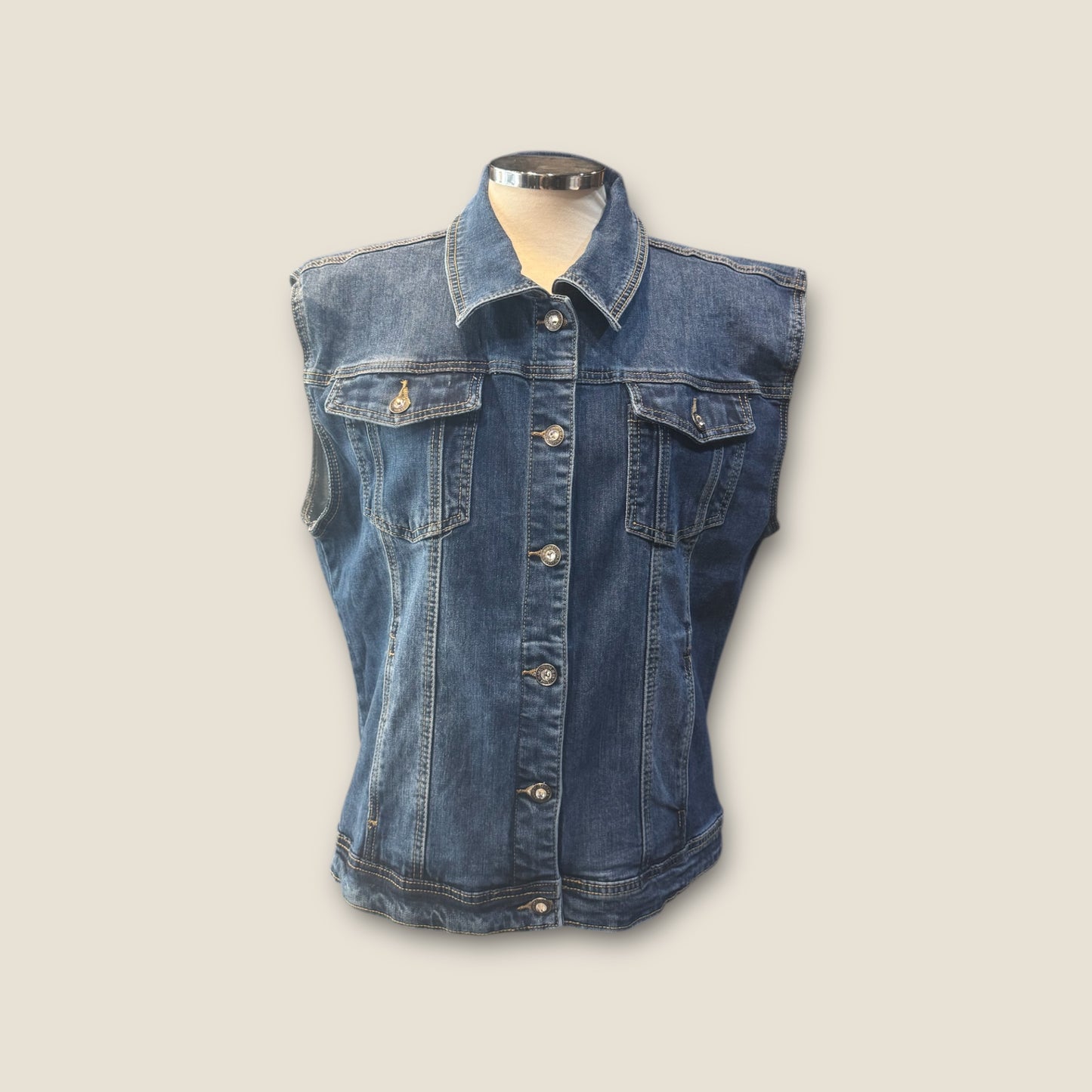 Chaleco vaquero alas y cruz de pedrería