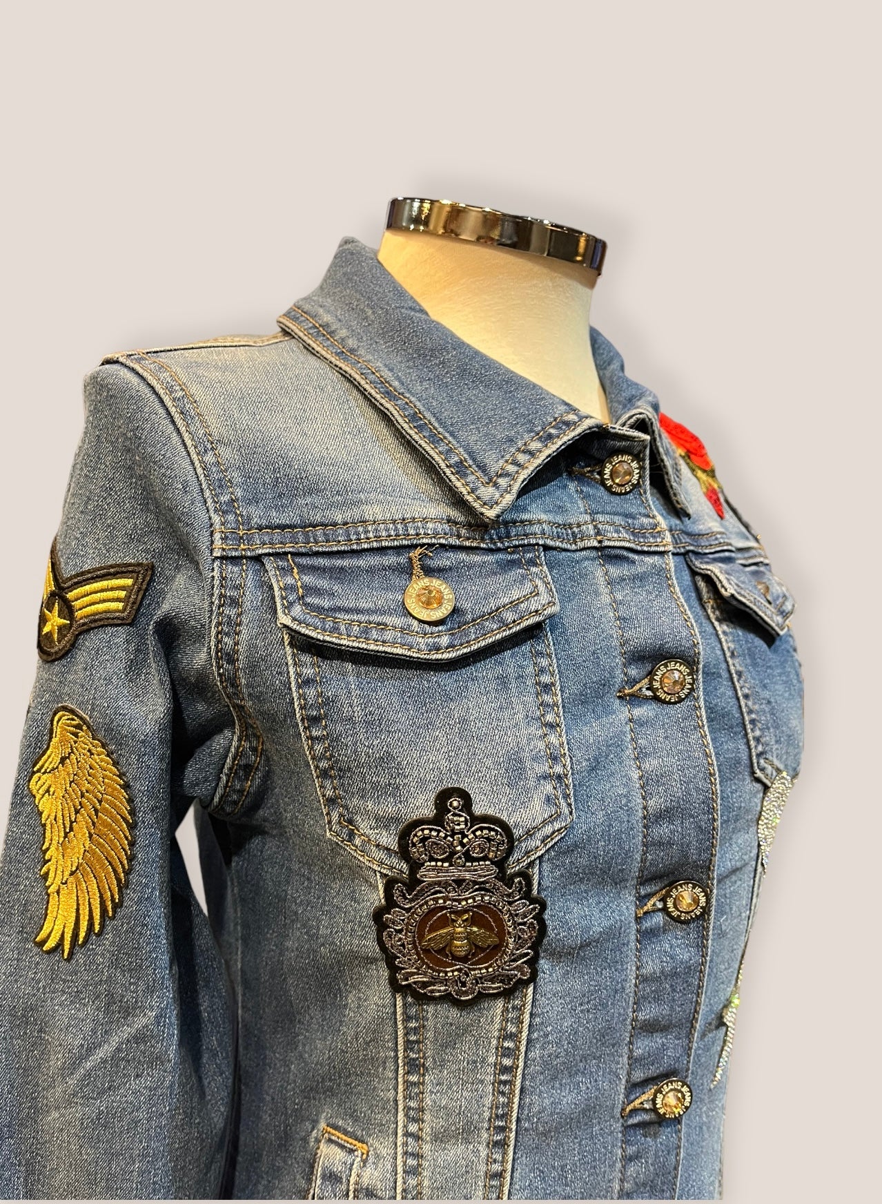 Chaqueta vaquera tigre lentejuelas y flores