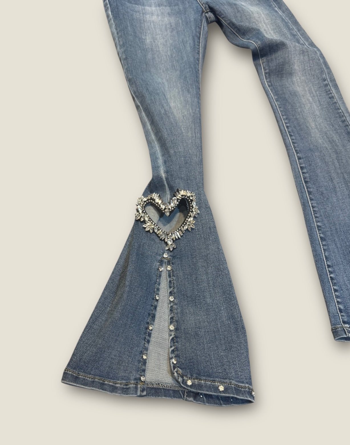 Pantalón Capri con corazón