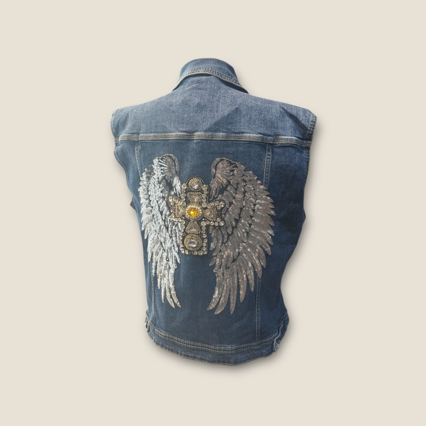 Chaleco vaquero alas y cruz de pedrería
