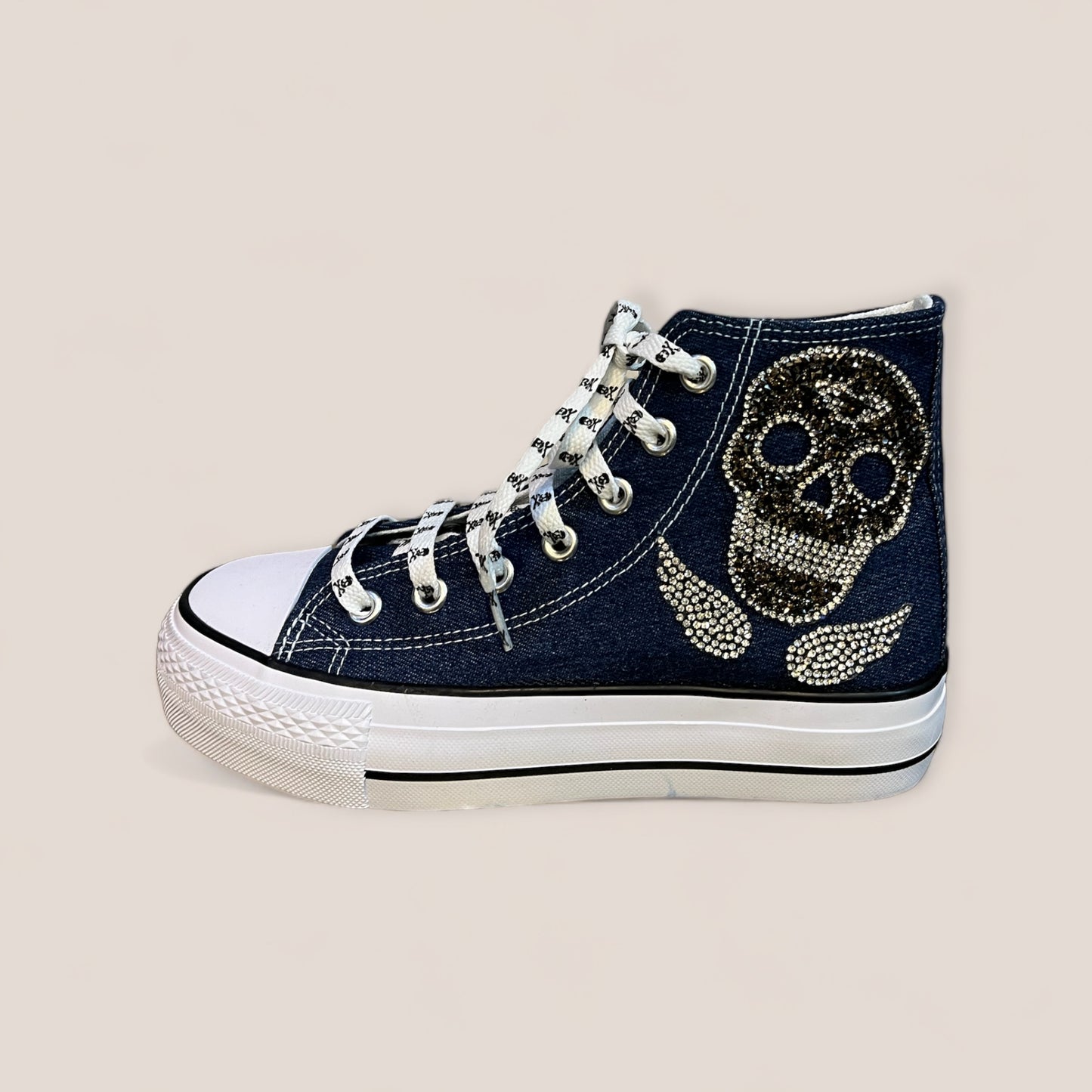 Zapatillas de lona con calavera y alas de strass