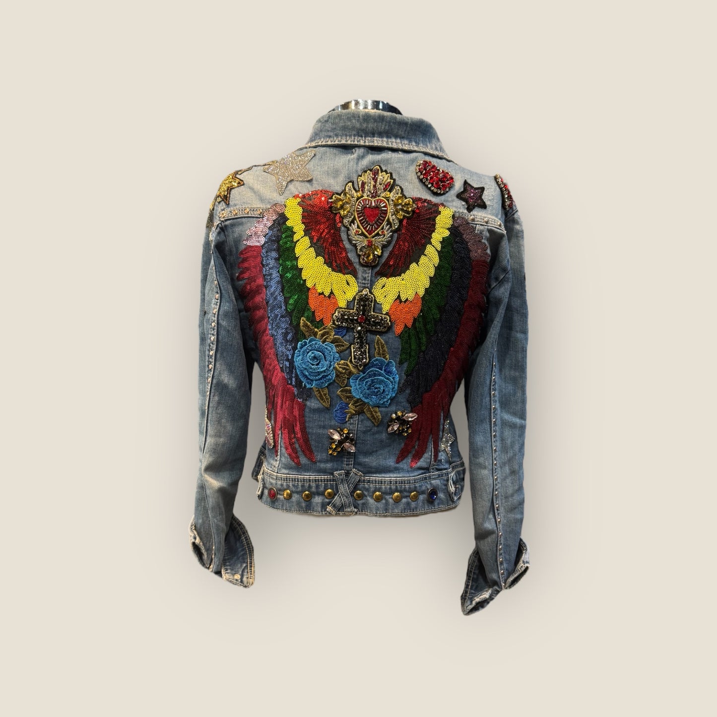 Chaqueta Alas multicolor y parches pedreria