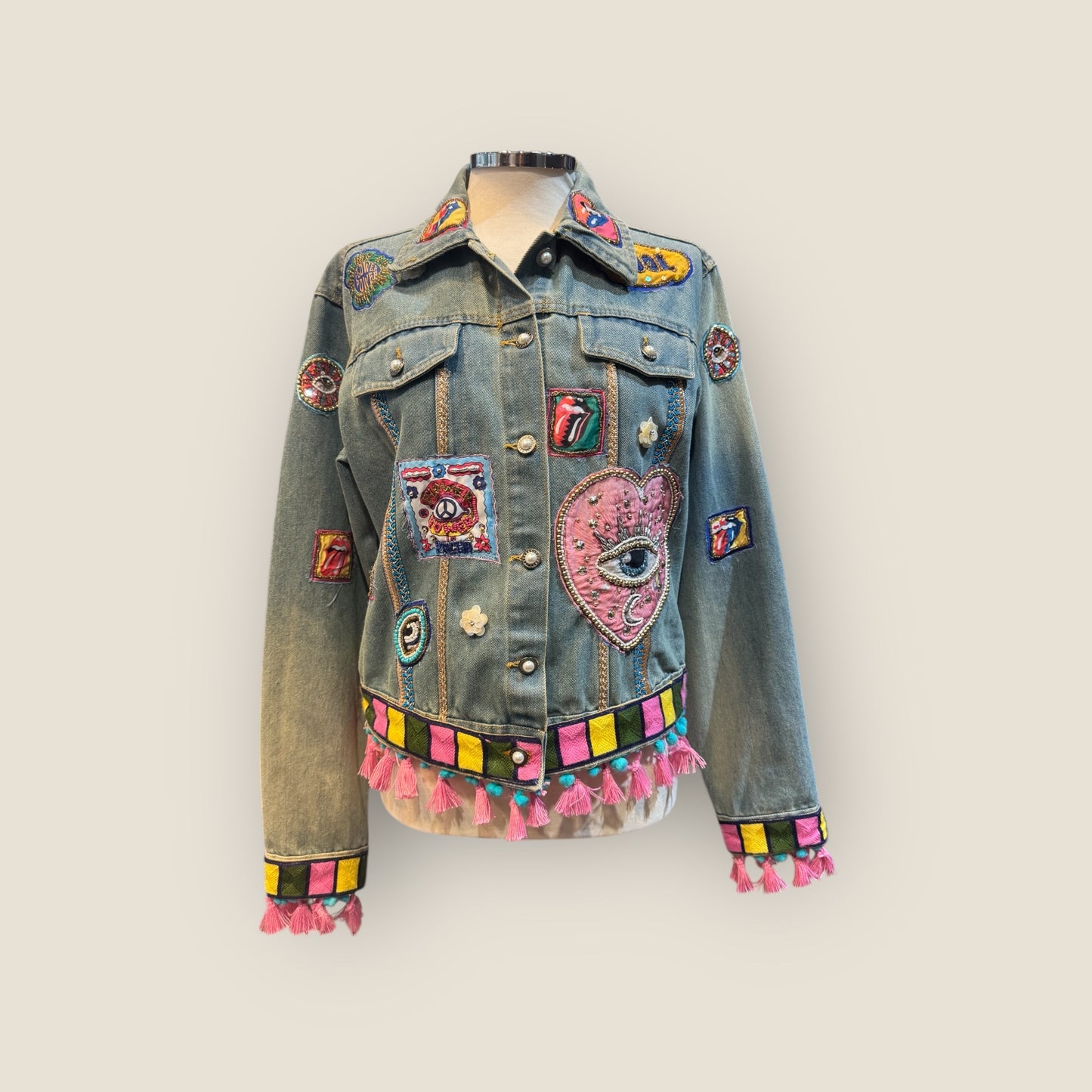 Chaqueta vaquera Frida con abalorios