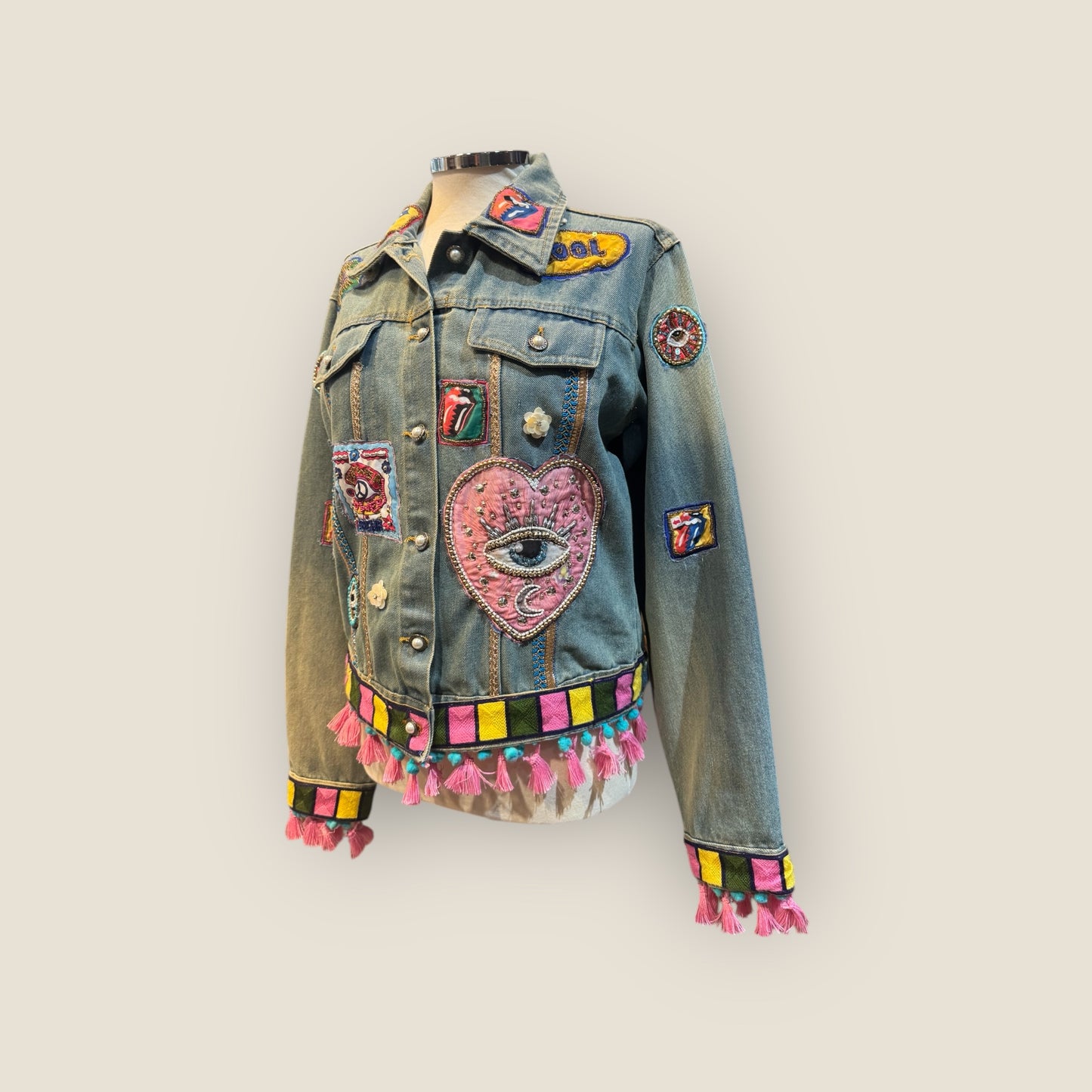 Chaqueta vaquera Frida con abalorios