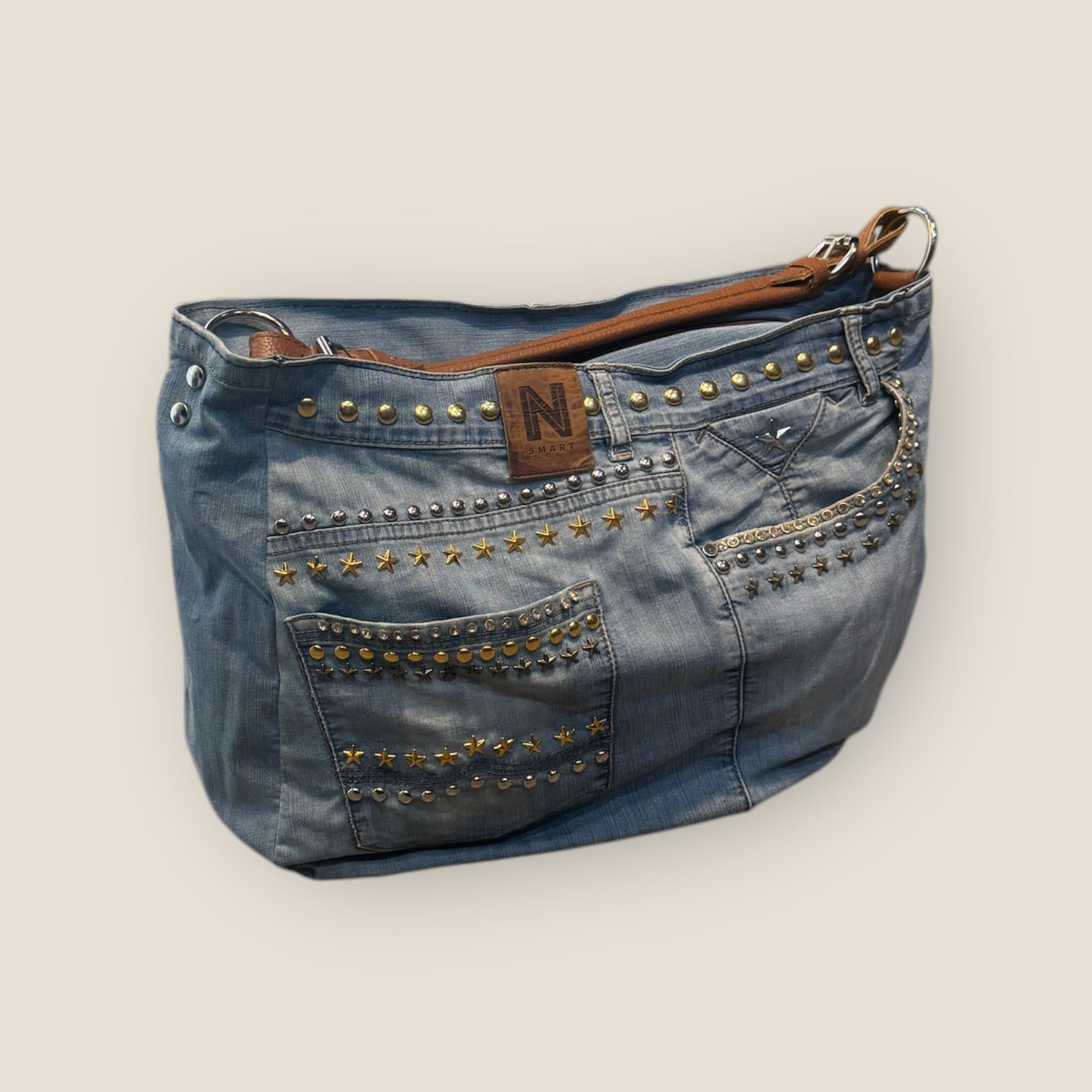 Bolso tote vaquero con remaches y tachuelas