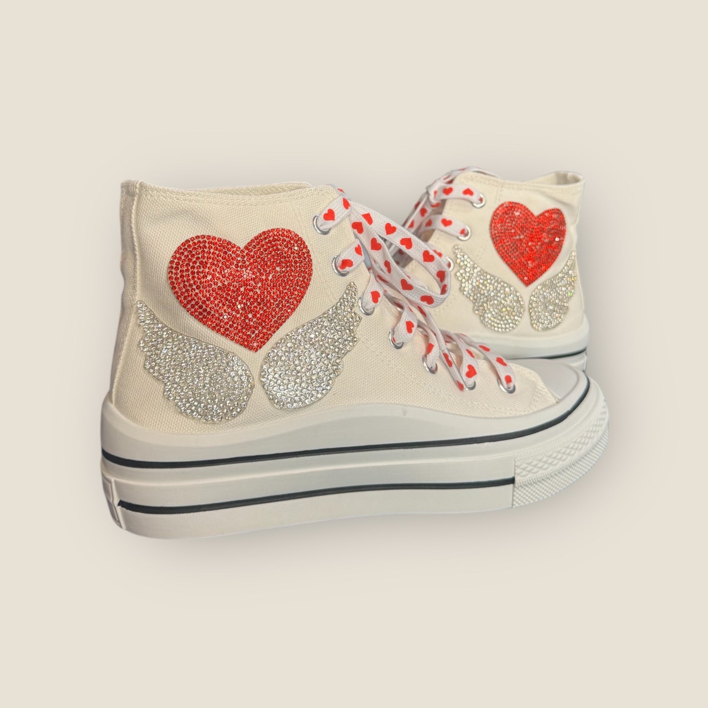 Zapatillas de lona con corazon y alas de strass