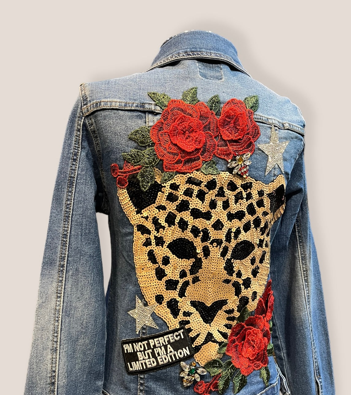Chaqueta vaquera tigre lentejuelas y flores