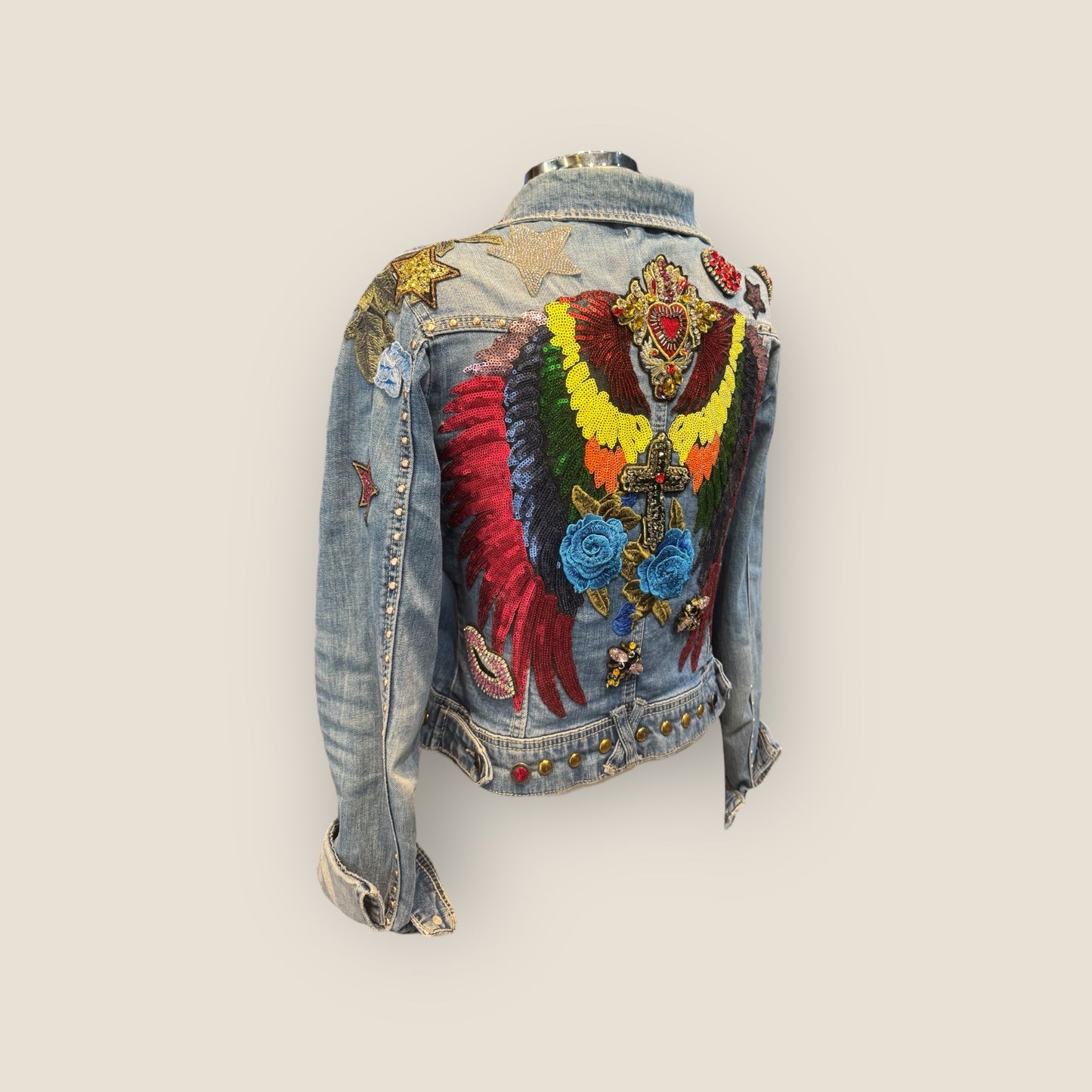 Chaqueta Alas multicolor y parches pedreria