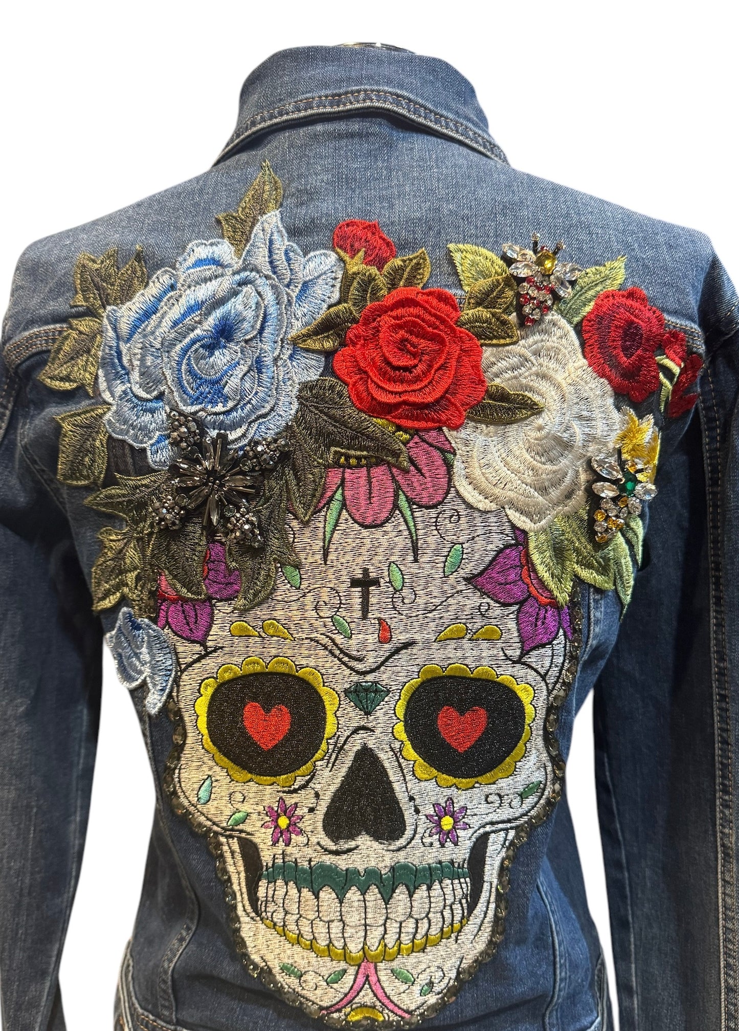 Chaqueta calavera catrina con flores y pedreria