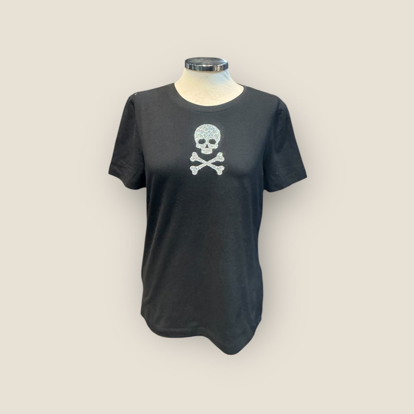 Camiseta calavera con tibias strass