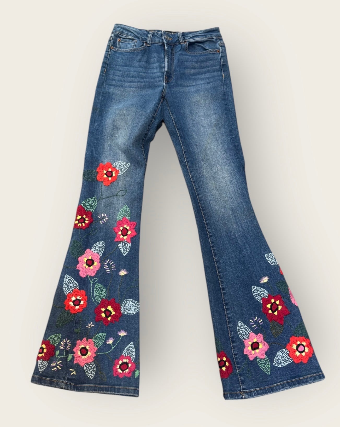 Pantalón bordado artesanalmente con flores