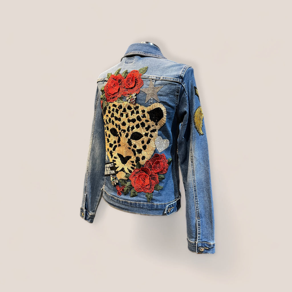 Chaqueta vaquera tigre lentejuelas y flores
