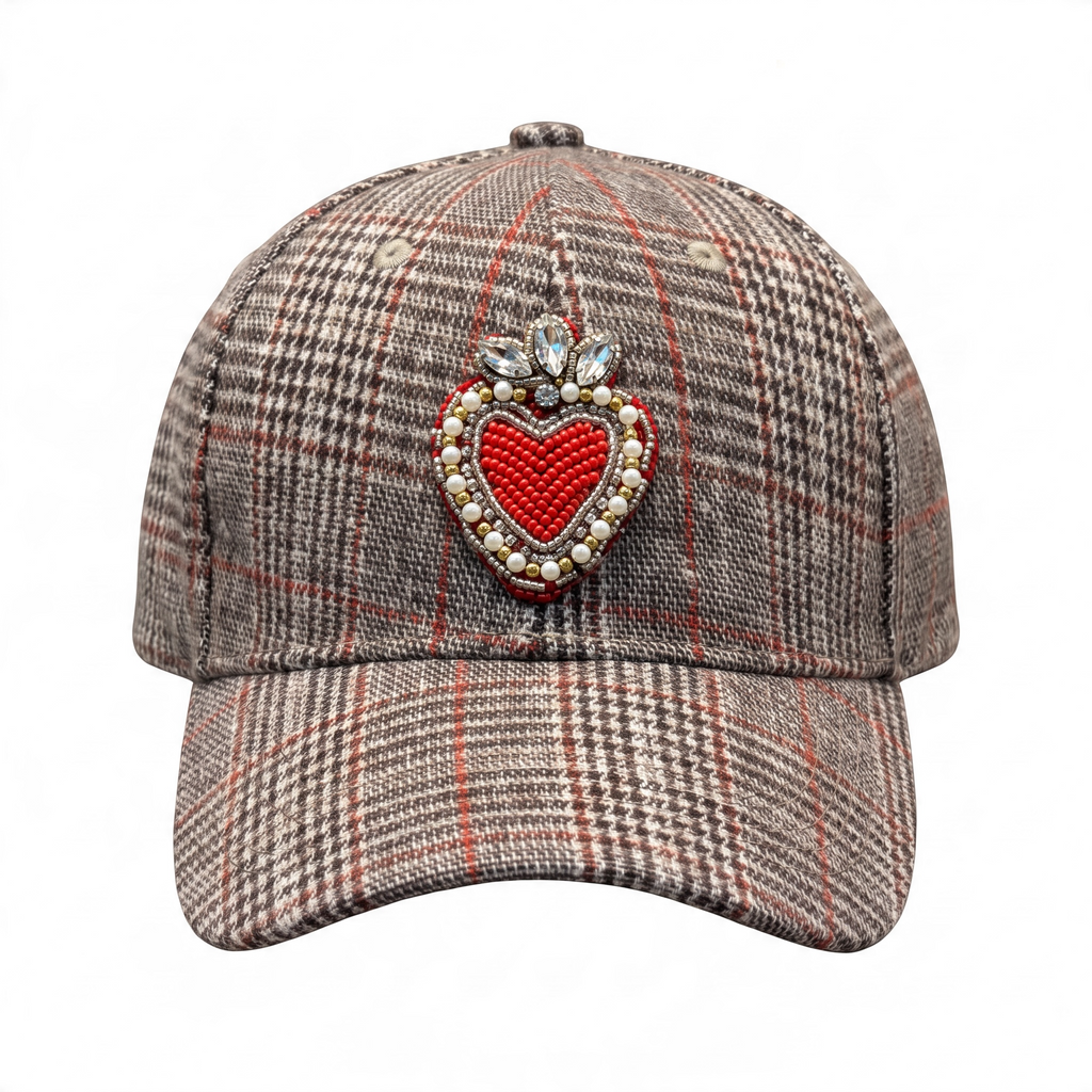 Gorra cuadros con corazones rojo
