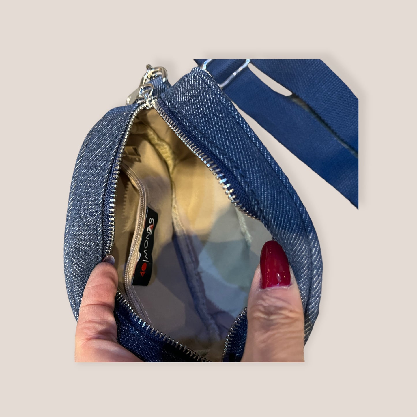 Bolso vaquero bandolera con corazon y alas strass