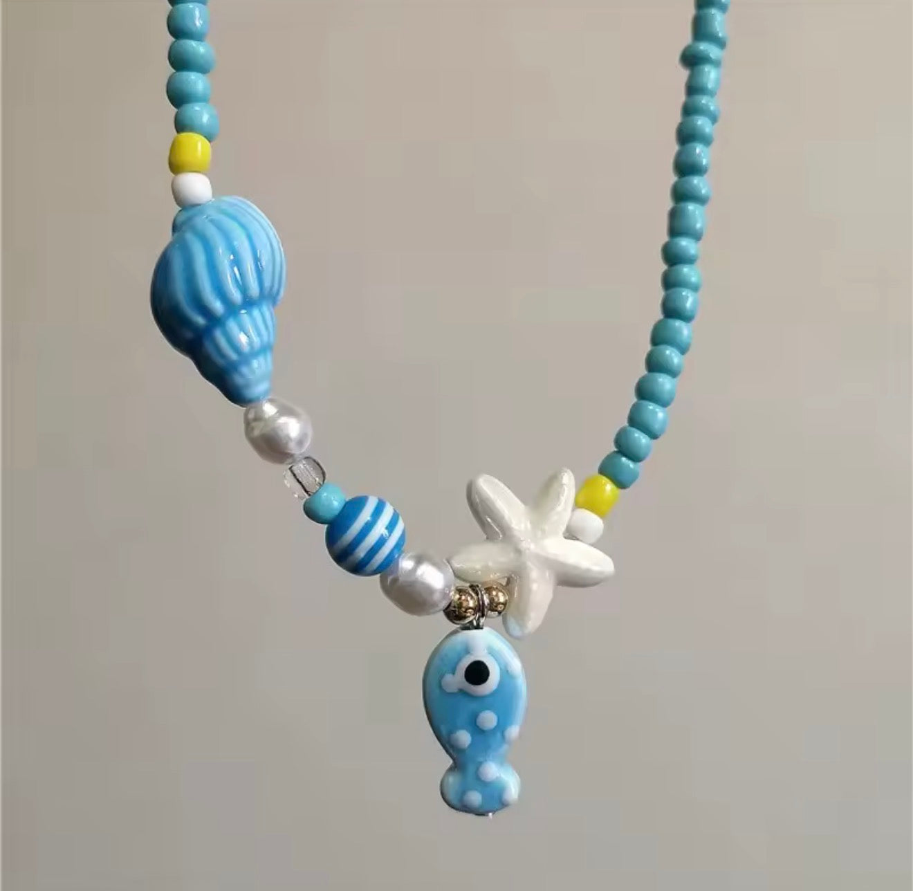 Collar abalorios Pez