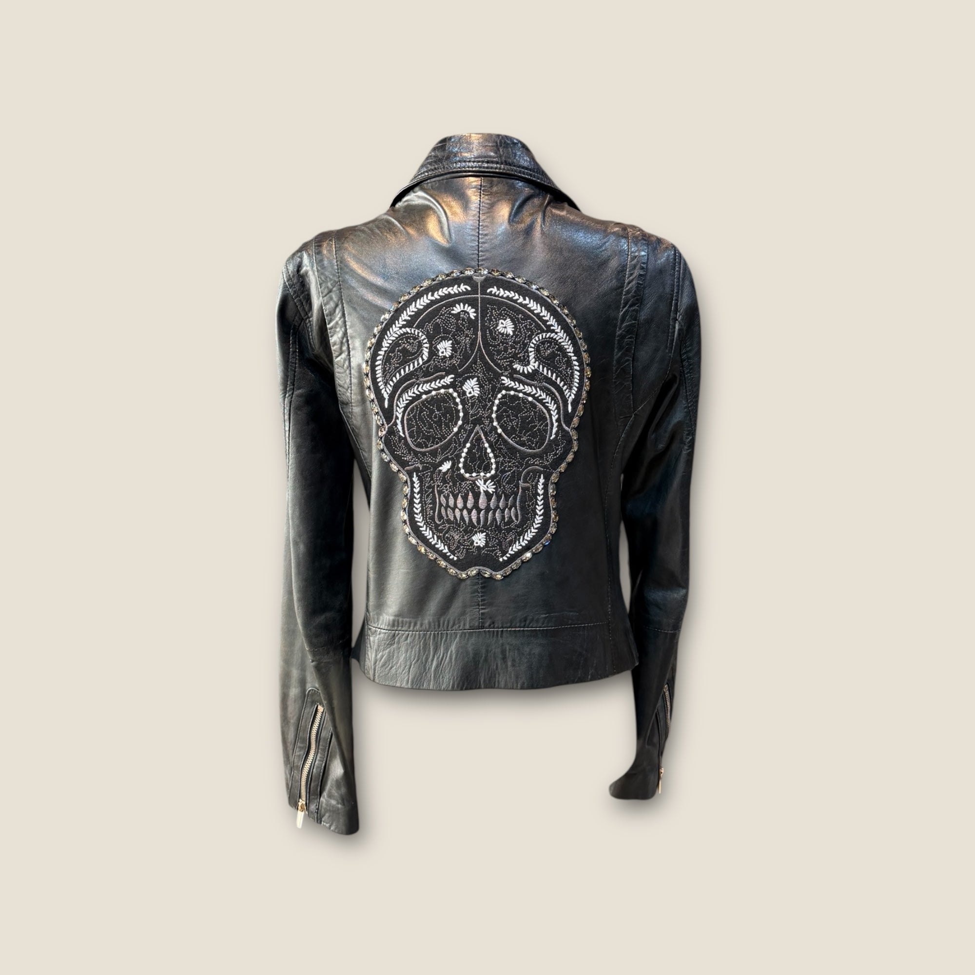 Cazadora piel con calavera