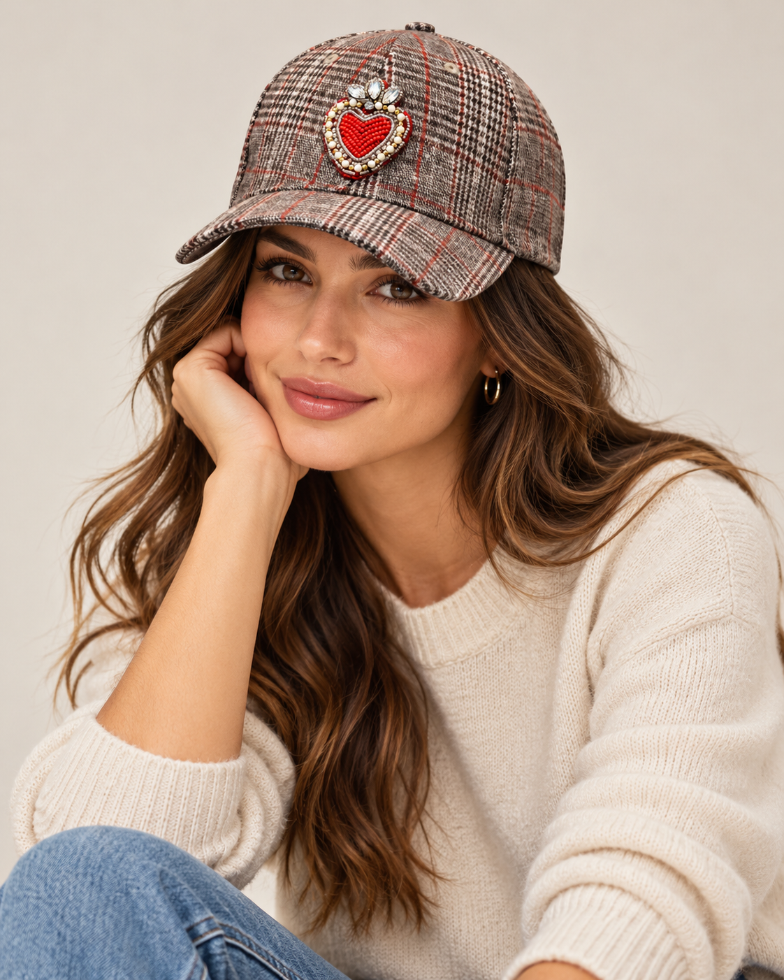 Gorra cuadros con corazones rojo