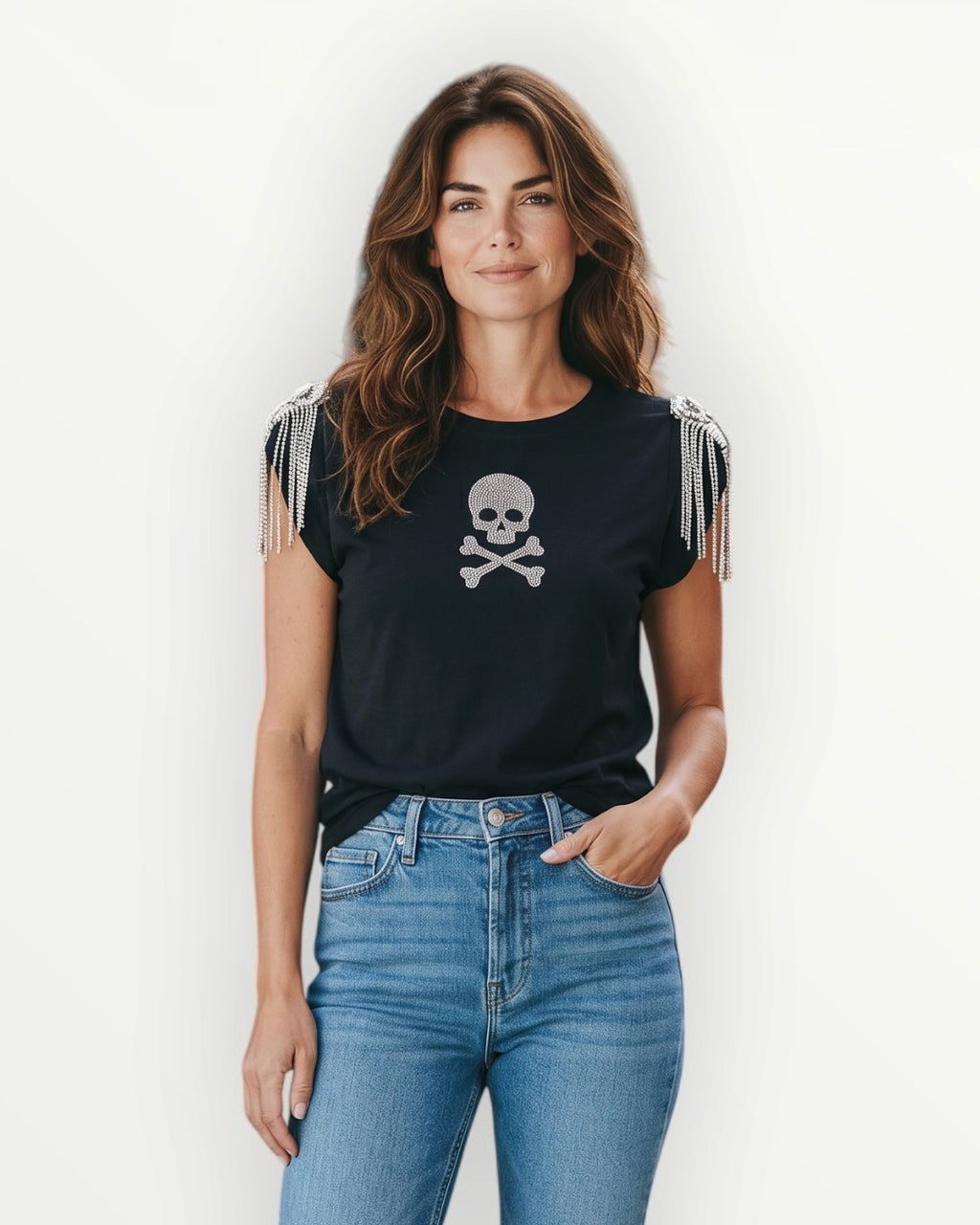 Camiseta hombreras pedrería y calavera strass