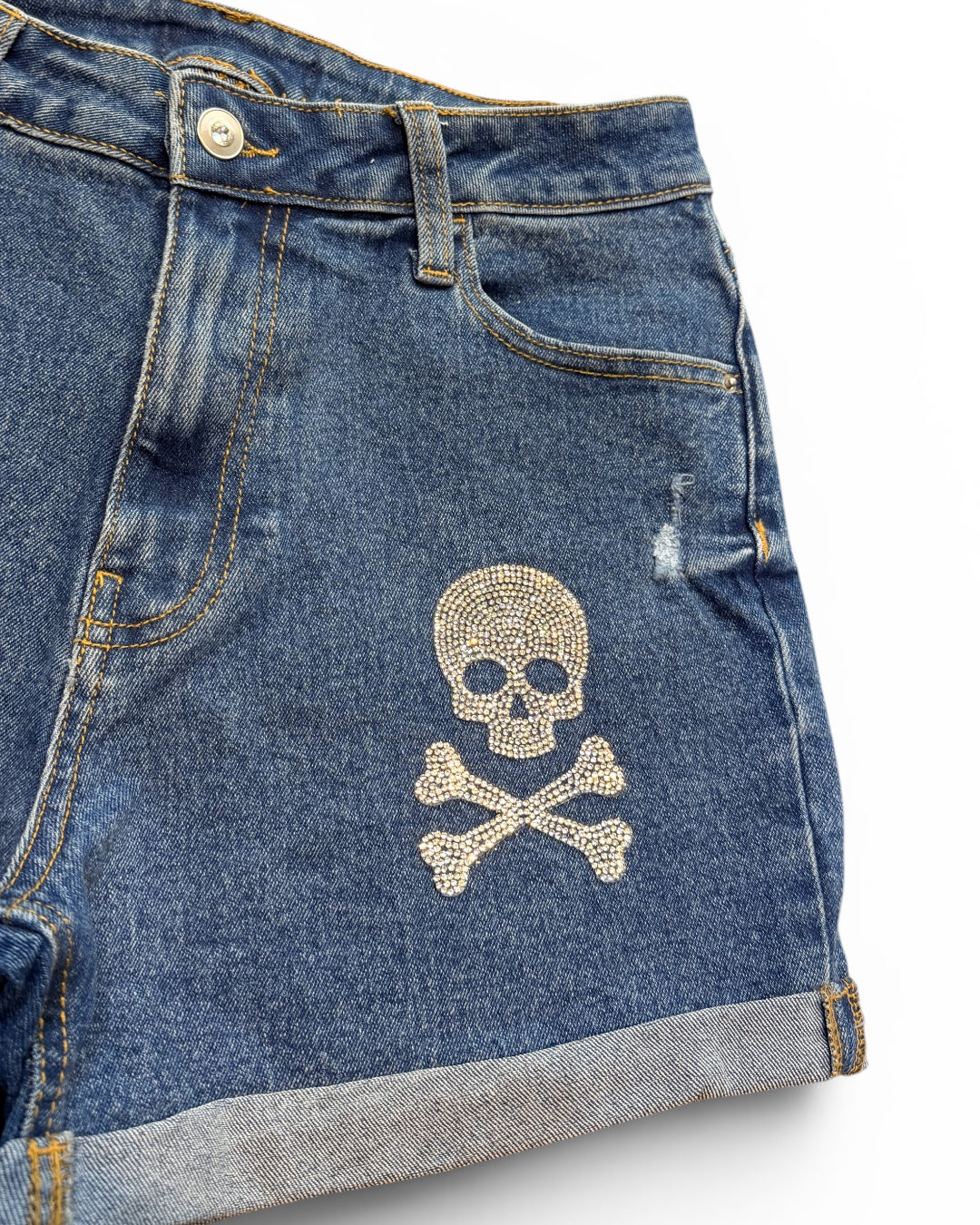 Pantalón corto calavera