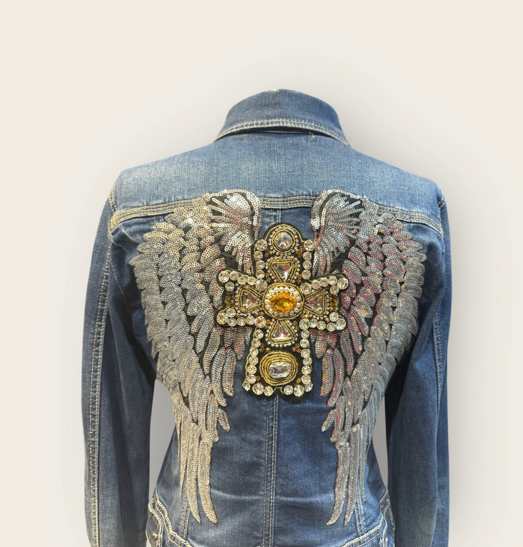 Chaqueta vaquera alas con cruz de pedrería