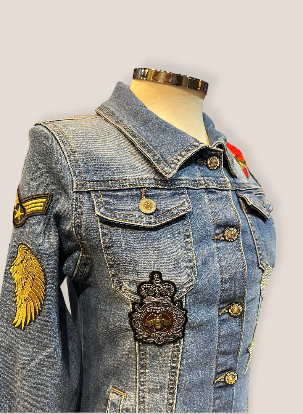 Chaqueta vaquera tigre lentejuelas y flores