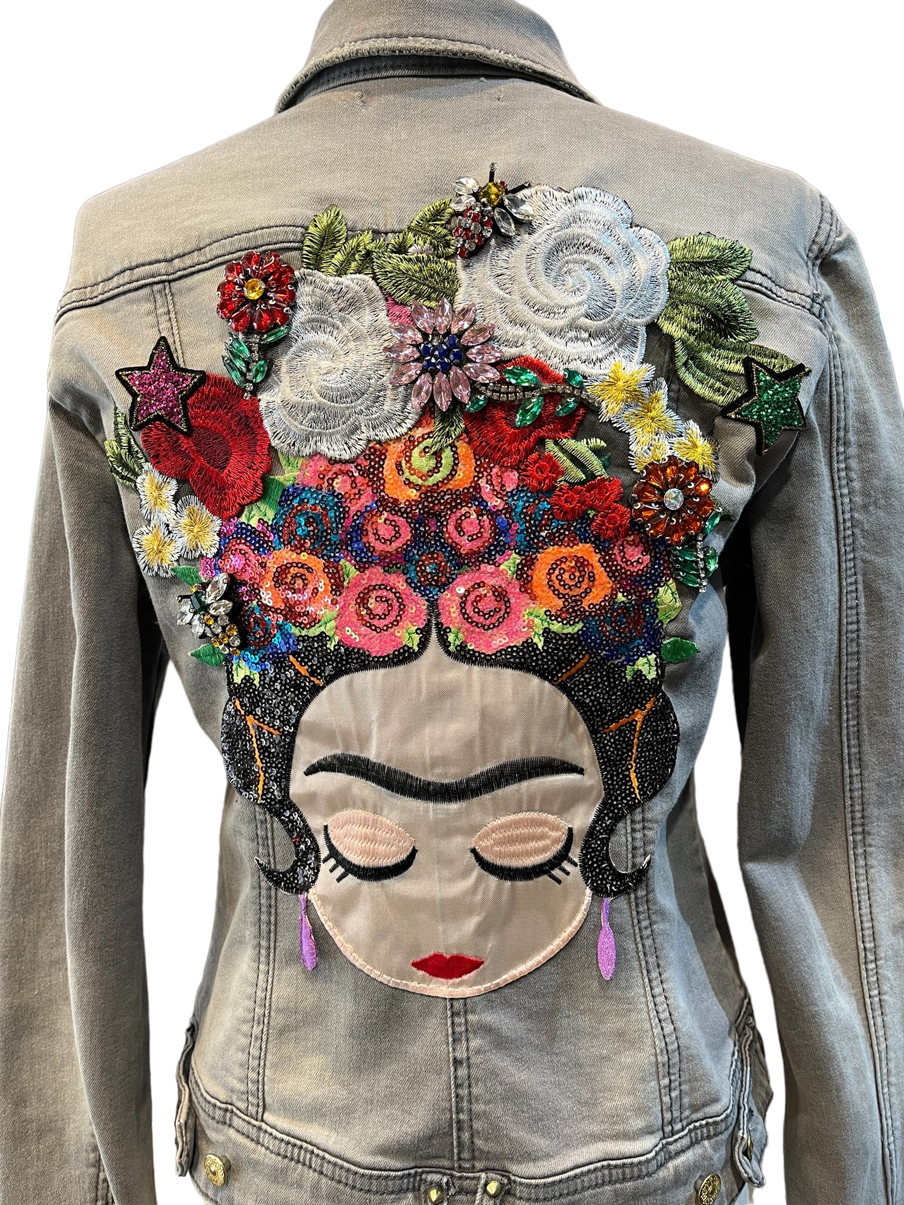 Chaqueta vaquera gris Frida con flores y pedreria