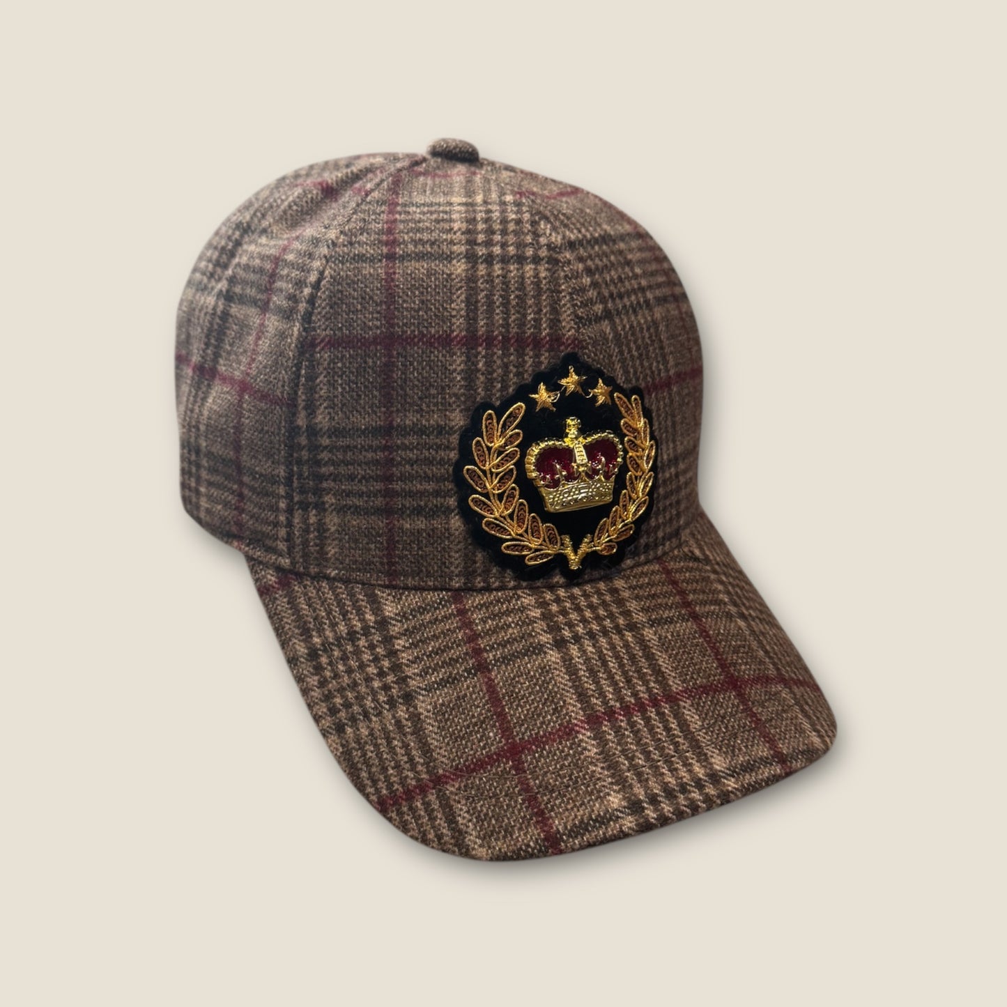 Gorra invierno insignia corona