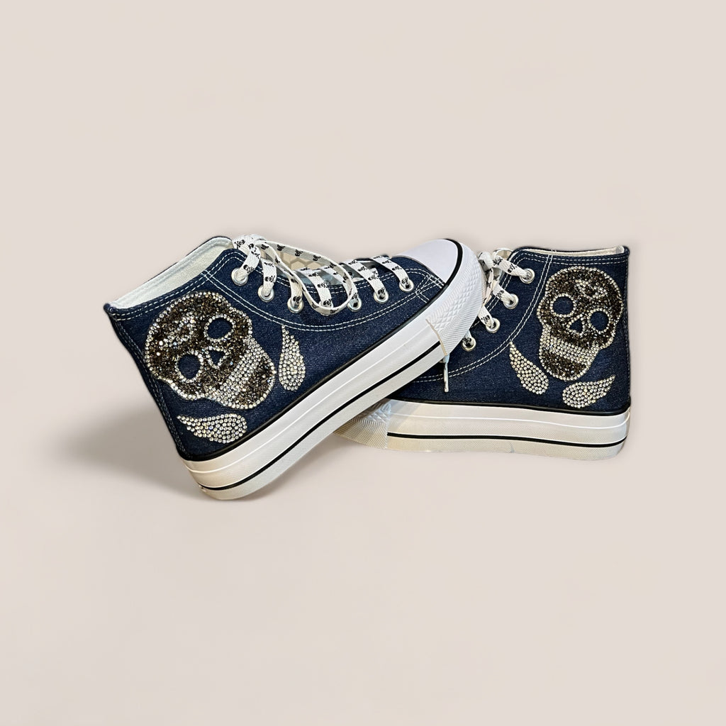 Zapatillas de lona denim con calavera y alas de strass
