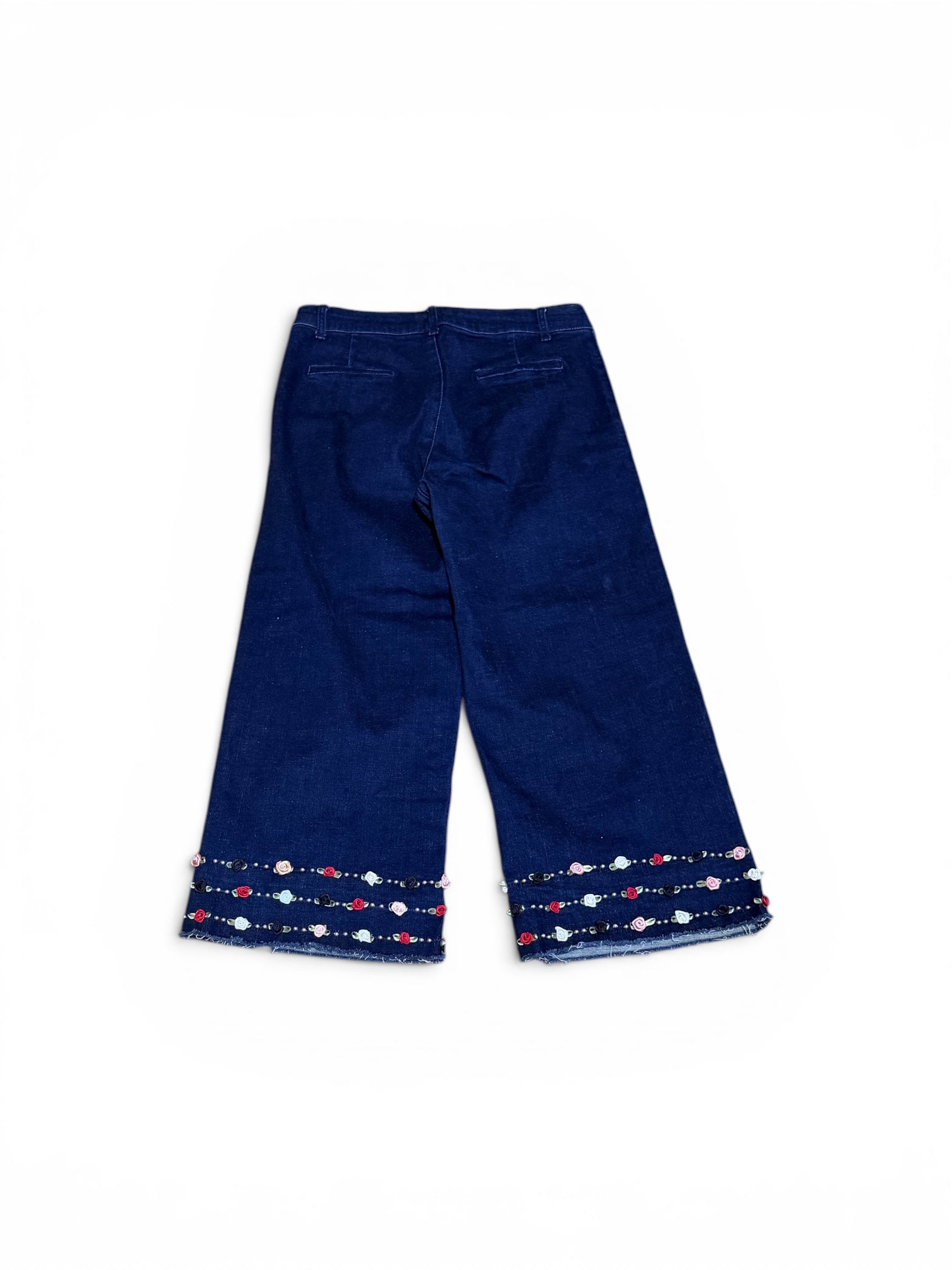 Pantalón bajo flores