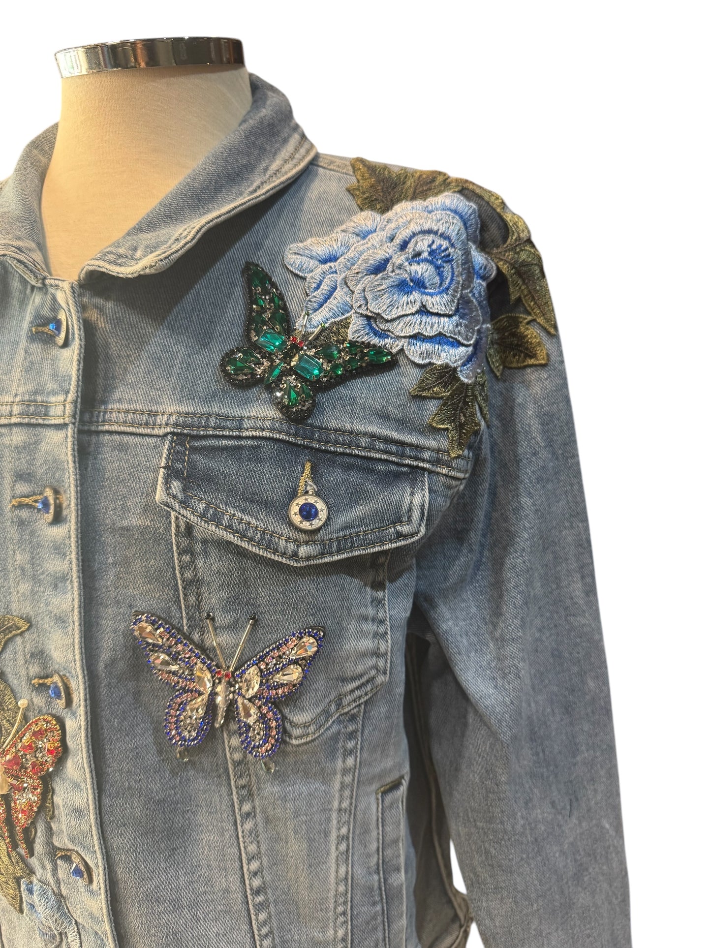 Chaqueta vaquera flores y mariposas