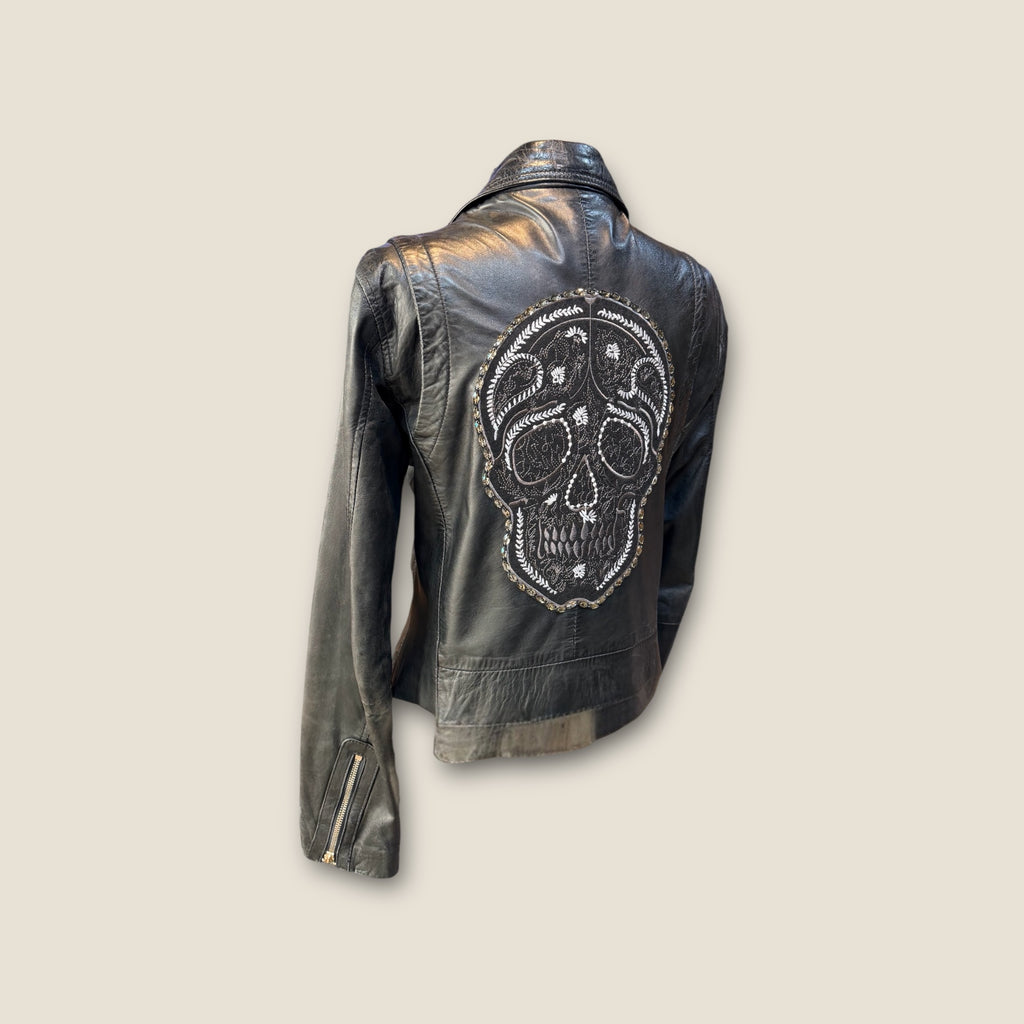 Cazadora piel con calavera