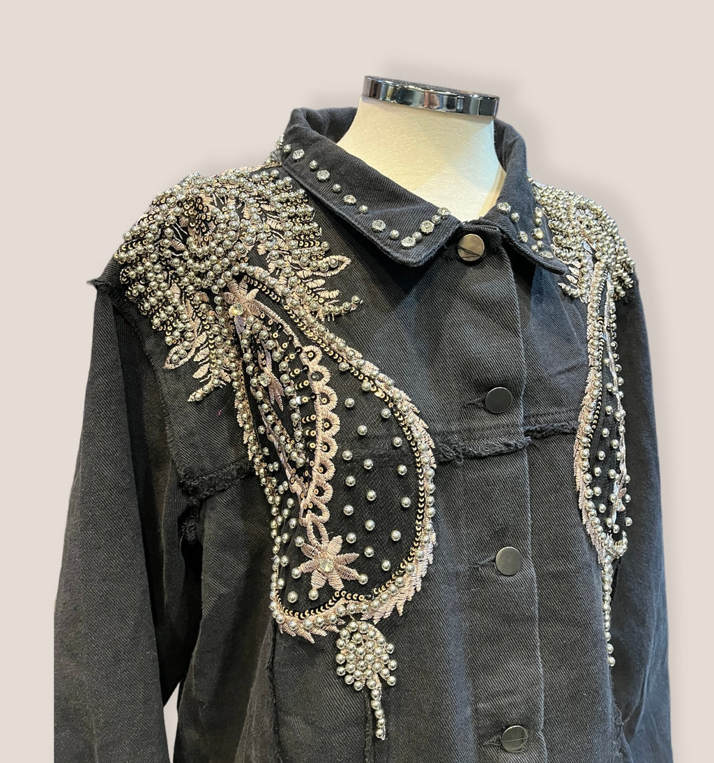 Chaqueta vaquera negra bordada