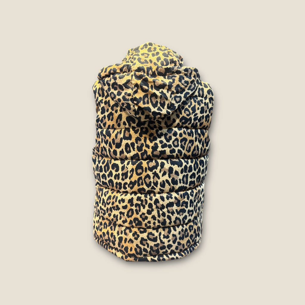 Chaleco acolchado animal print con parches