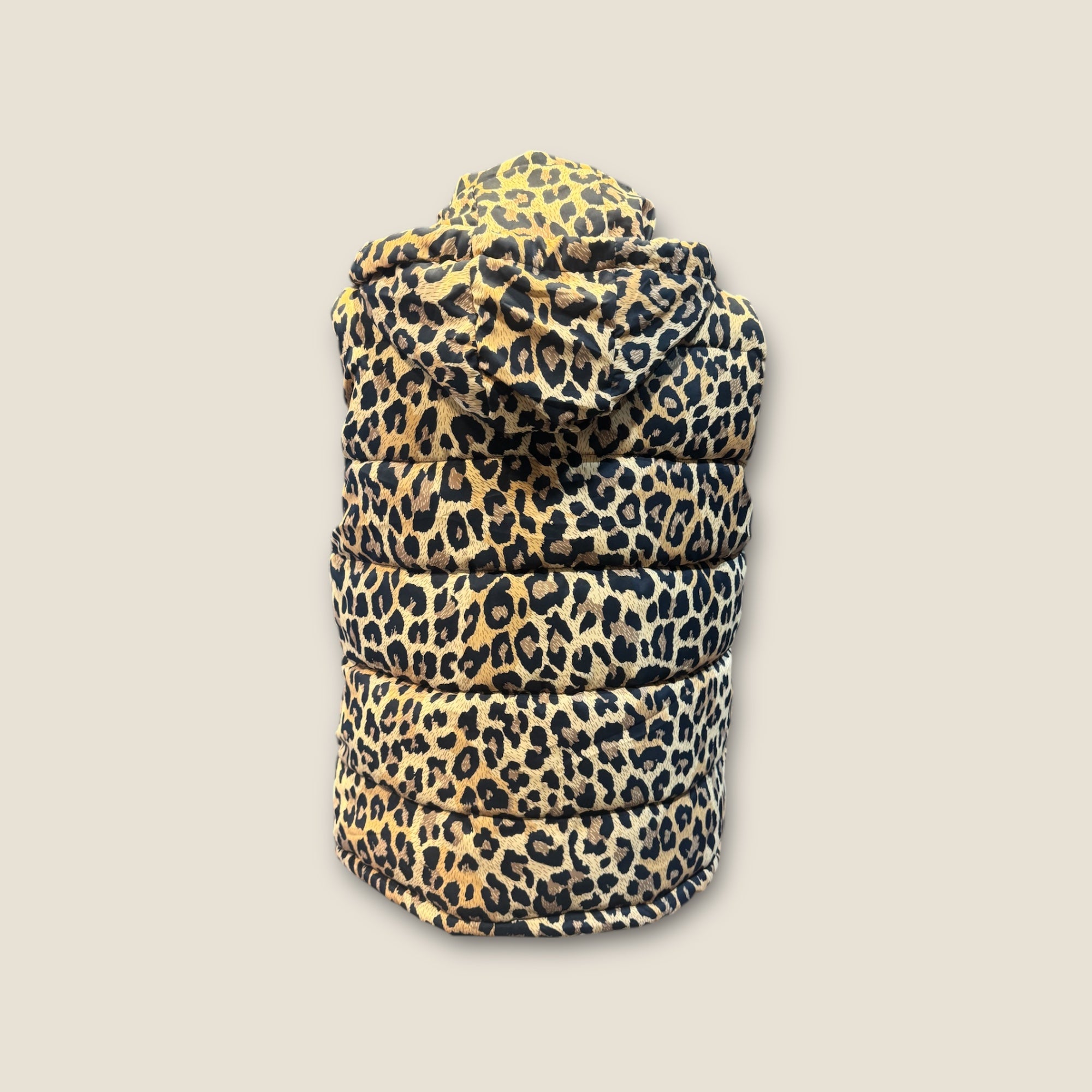 Chaleco acolchado animal print con parches