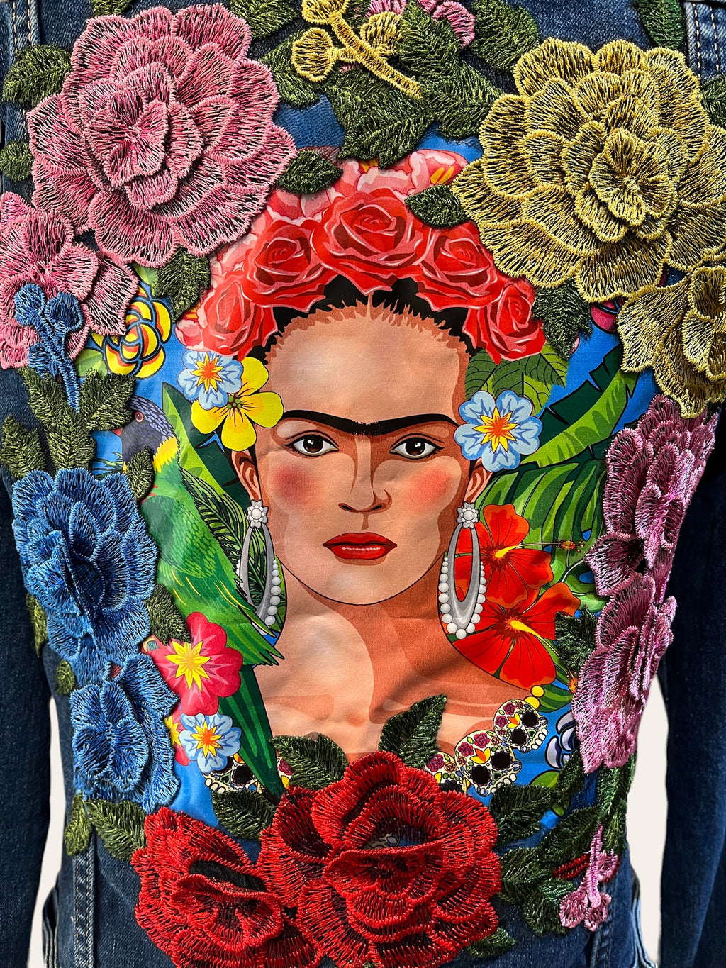 Chaqueta vaquera Frida bordeada de flores