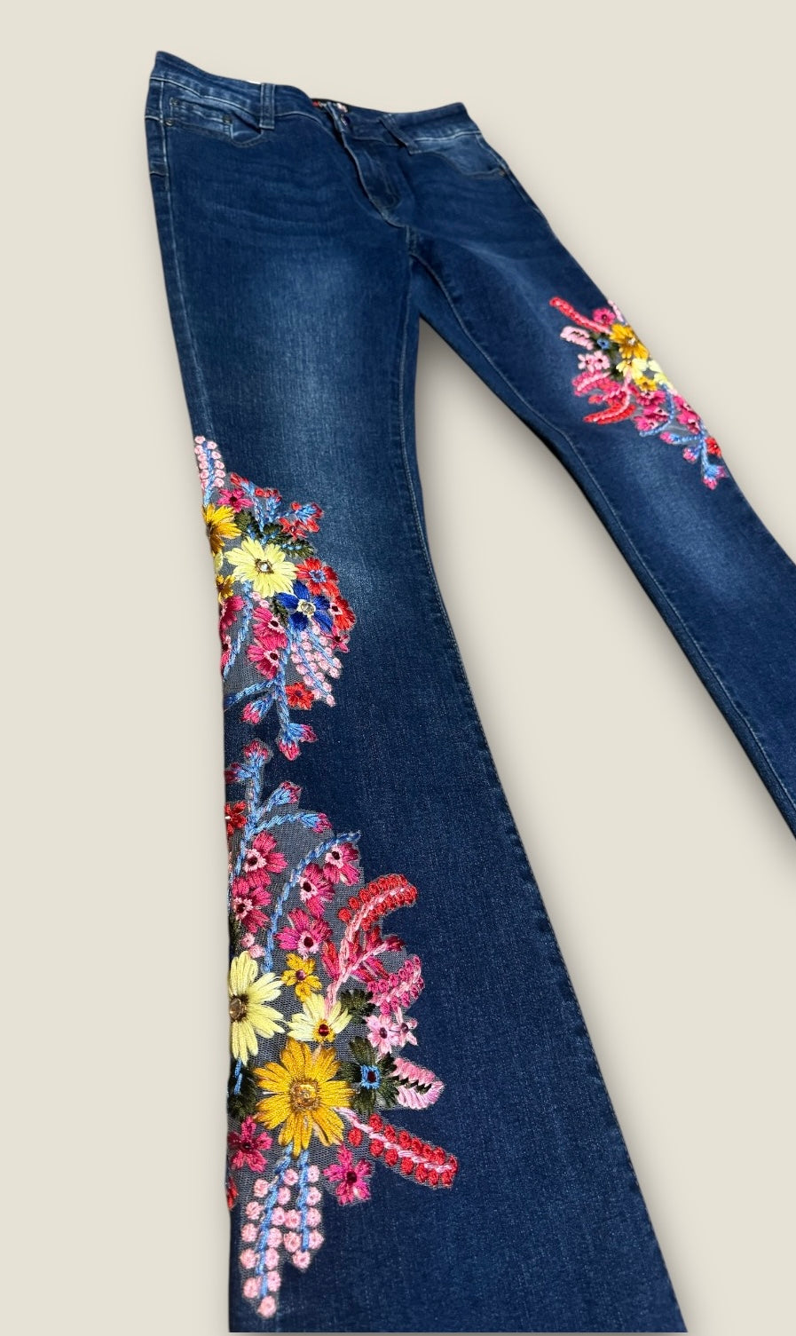 Pantalones flores y strass