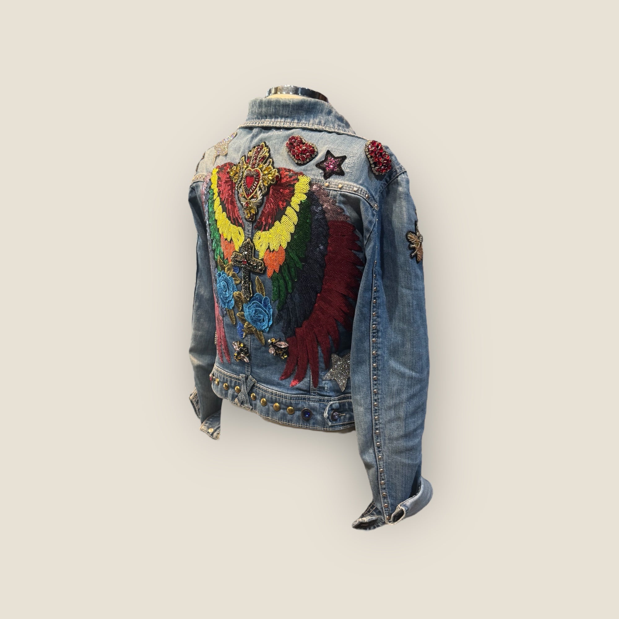 Chaqueta Alas multicolor y parches pedreria