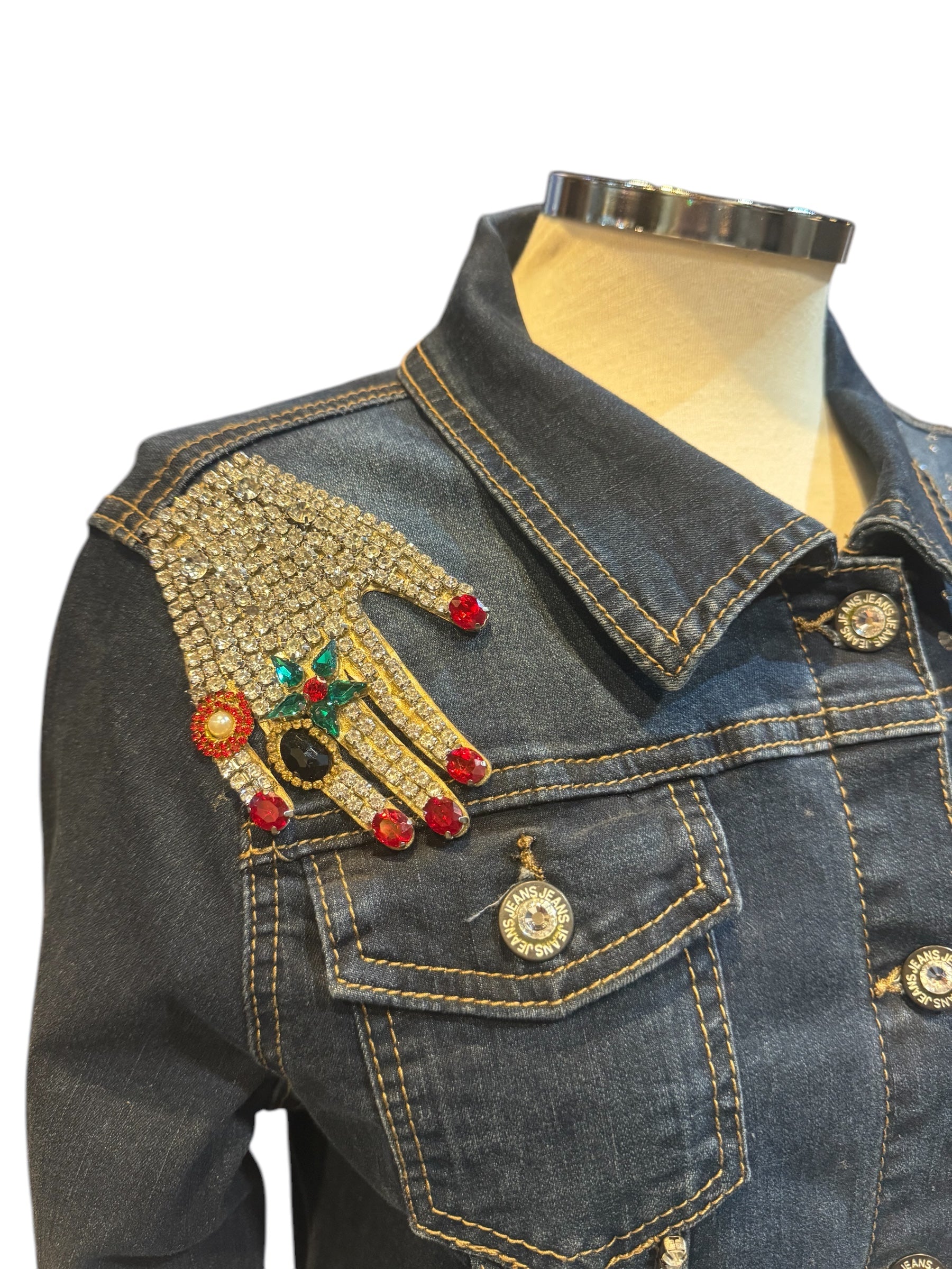 Chaqueta vaquera manos pedrería