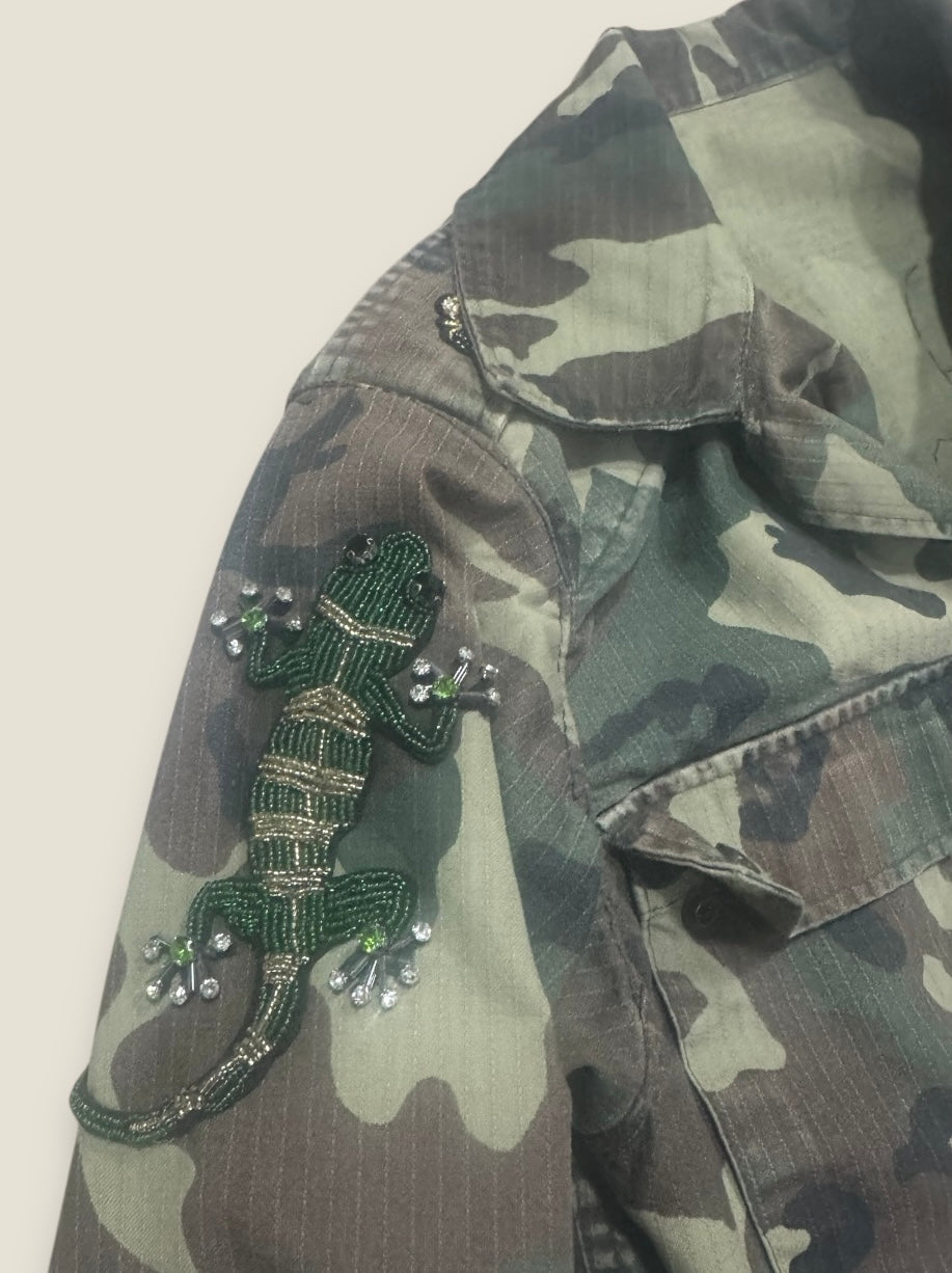 Sobre camisa del Ejército español Customizada