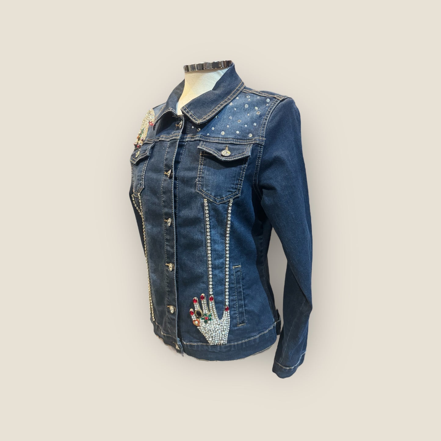 Chaqueta vaquera manos pedrería