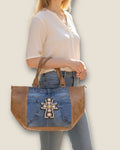 Bolso shopping vaquero con cruz de pedrería