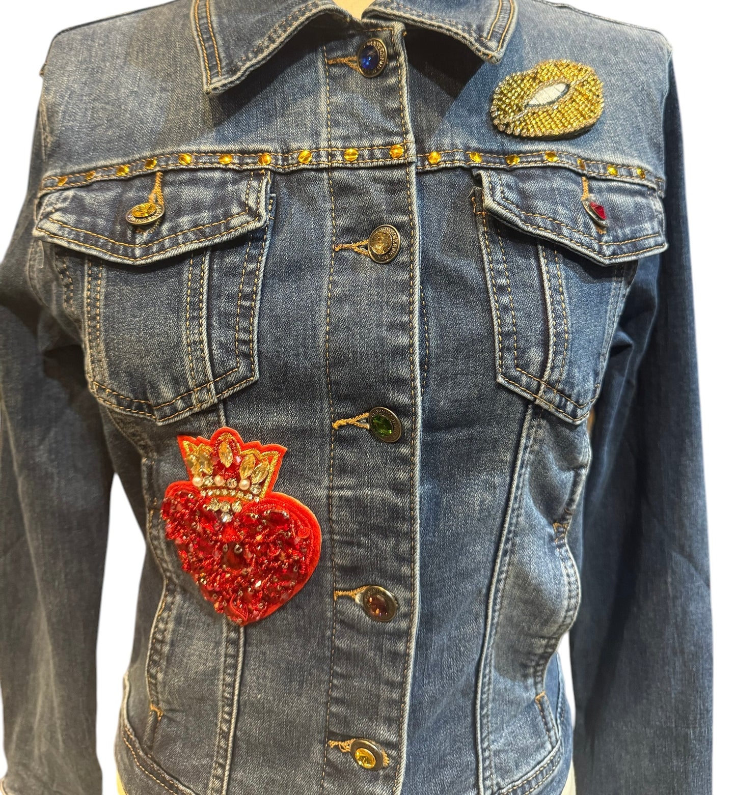 Chaqueta calavera catrina con flores y pedreria