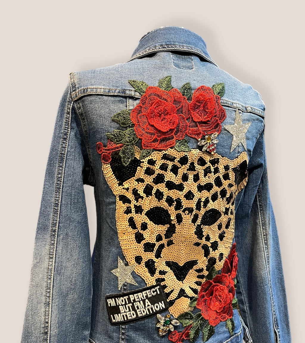 Chaqueta vaquera tigre lentejuelas y flores