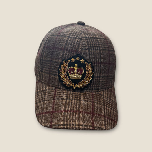 Gorra invierno insignia corona