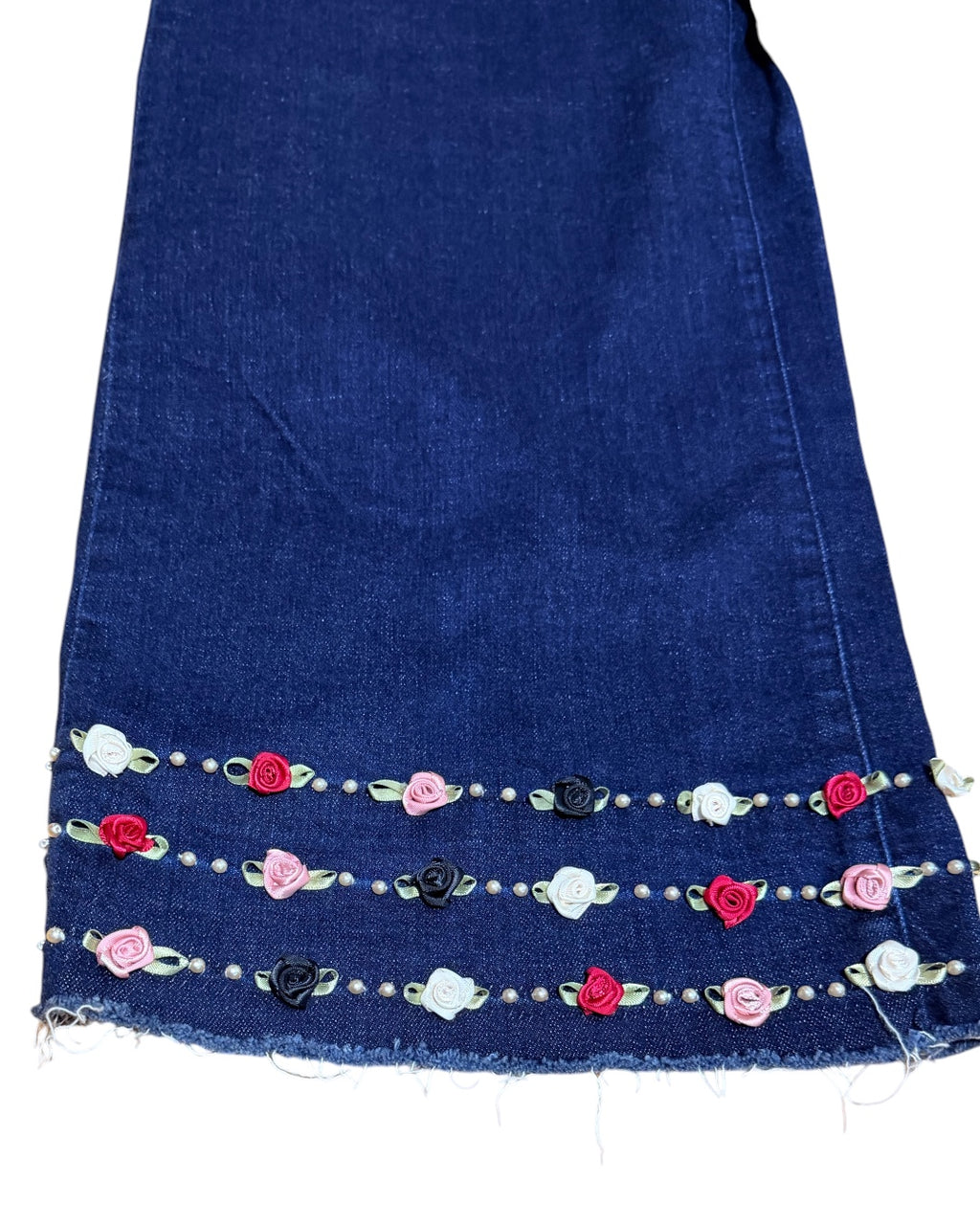 Pantalón bajo flores