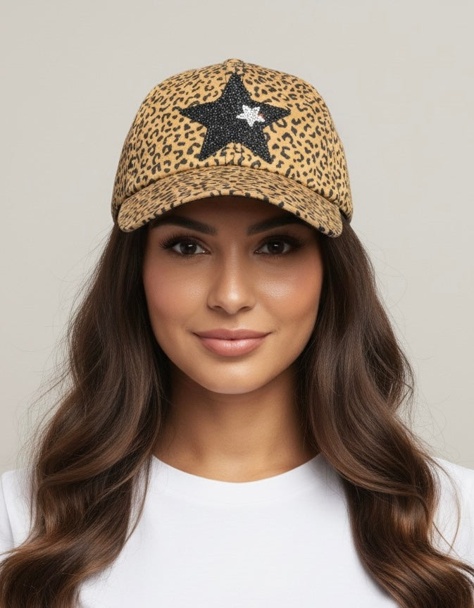 Gorra animal print con estrella