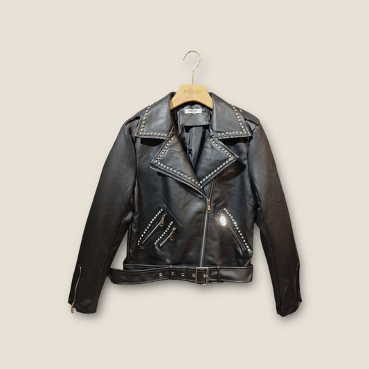 Chaqueta biker polipiel con remaches strass