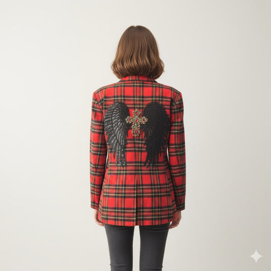 Blazer escocesa con alas negras y cruz de pedrería