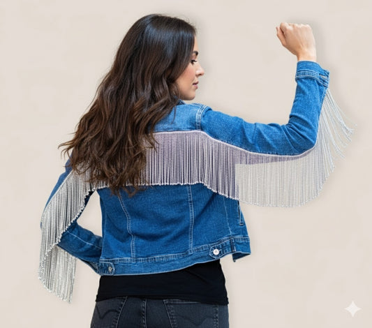 Chaqueta vaquera con flecos largos de pedreria